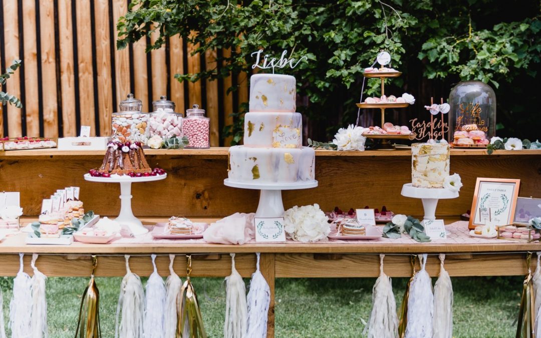 Sweet Candy Table mit Eukalyptus, Rosengold und Kupfer auf dem Steinbachhof
