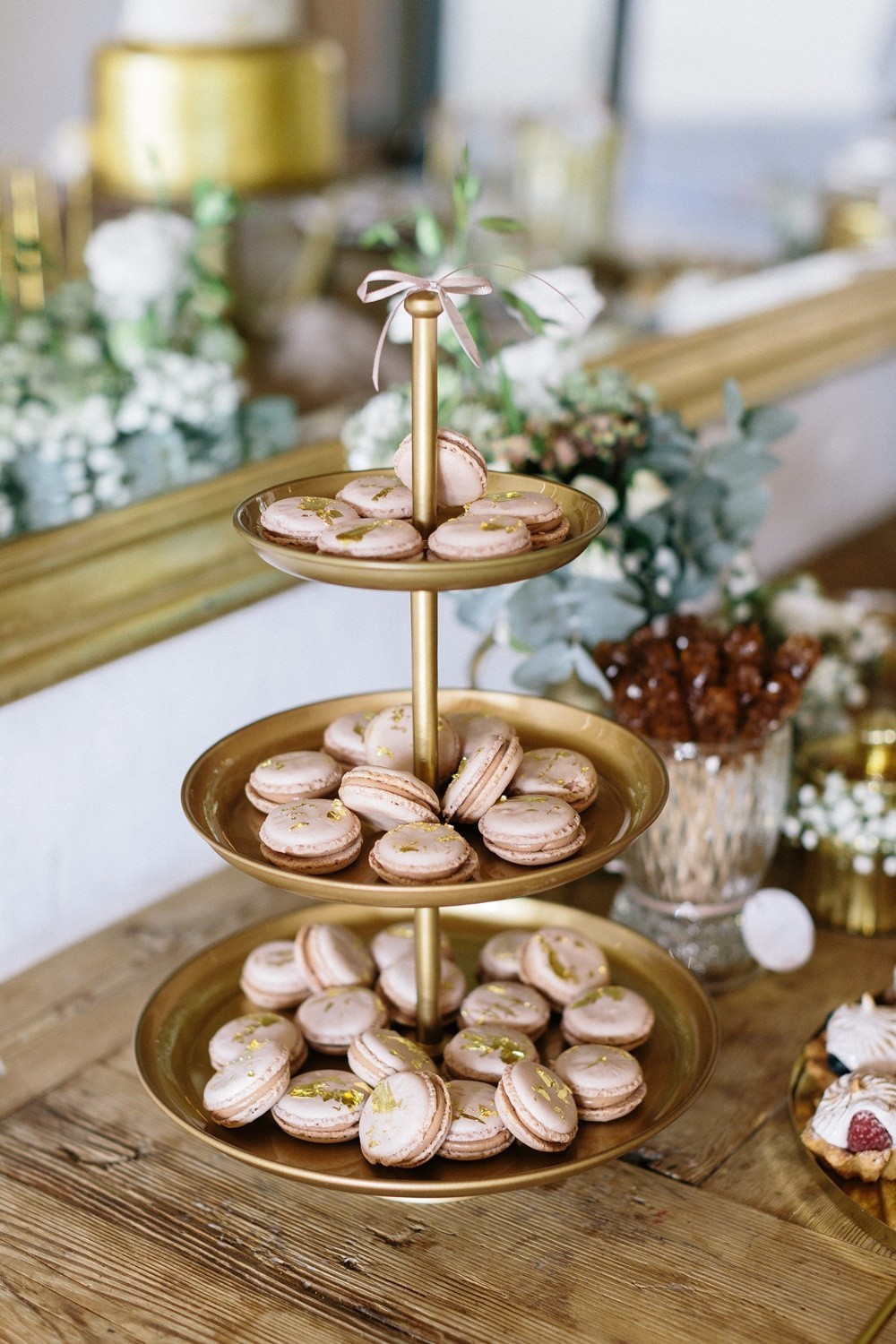 Hochzeit maisenburg gold taupe hochzeitstorte suess-und-salzig macaron