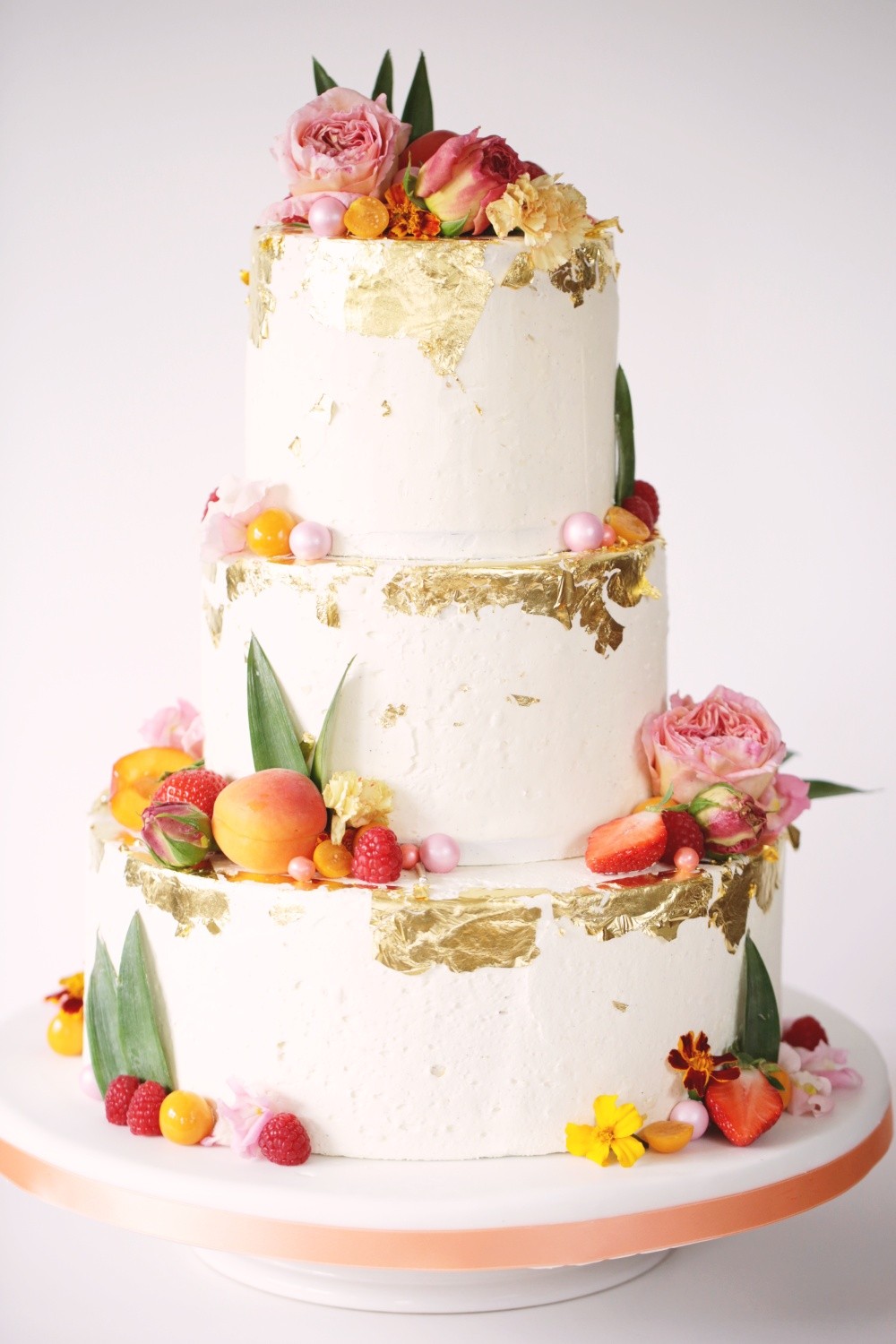 Hochzeitstorte-dripped cake-macaron-rosa-gold-_42A0944