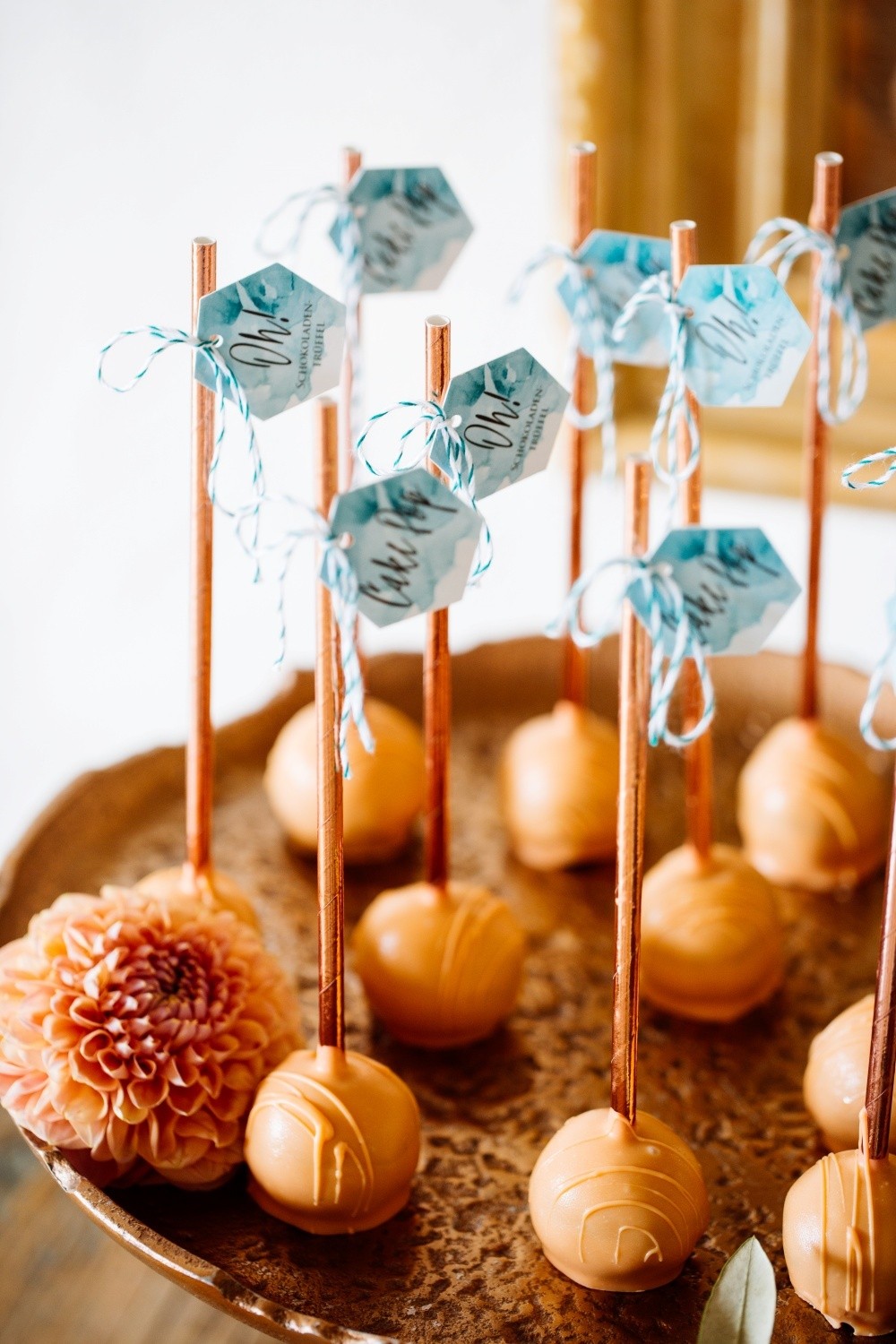 sweet-table-mit-cake-pops-
