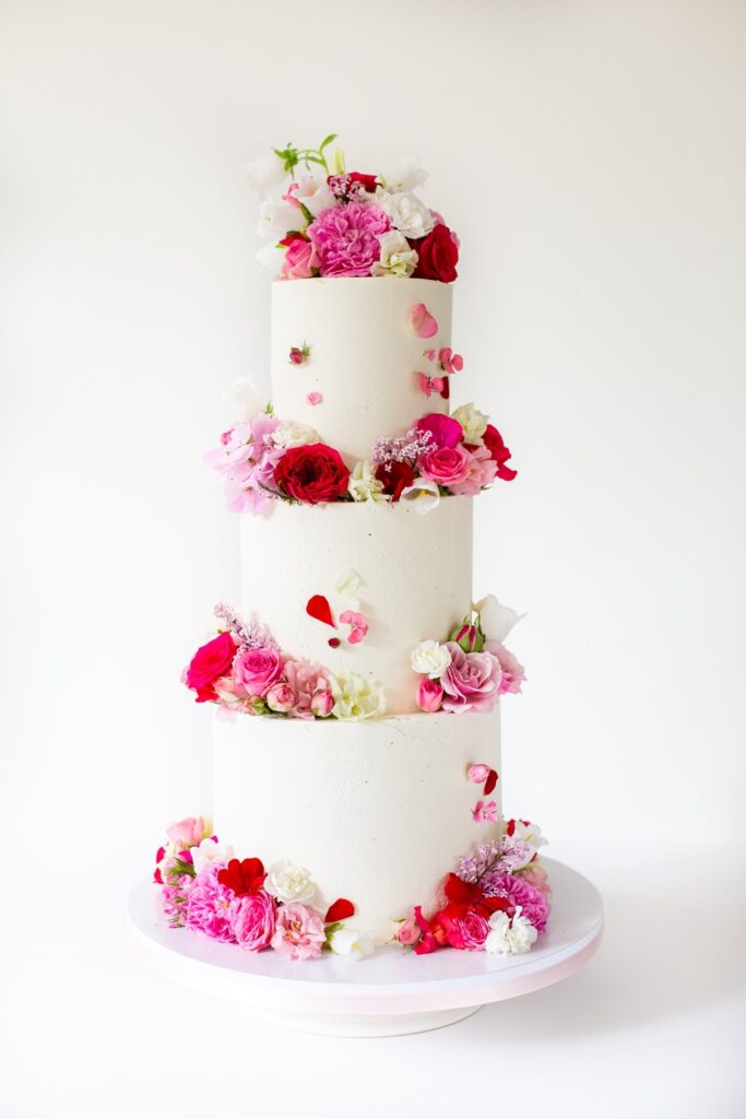 moderne leckere hochzeitstorte stuttgart bestellen 006 - suess und salzig Hochzeitstorte und Sweet Table: Der große Ratgeber für eure Hochzeit