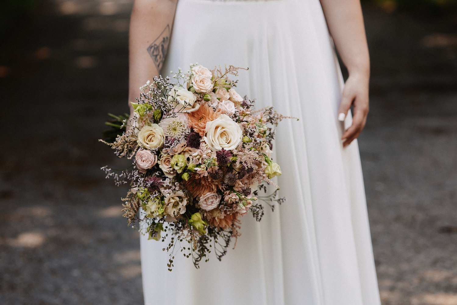 hochzeit-brautstrauss-Hofgut-uebersberg-pfullingen